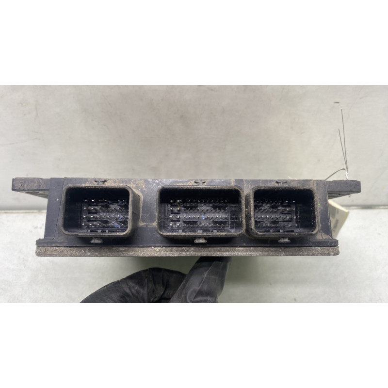 Calculateur moteur RENAULT CLIO 2 CAMPUS Photo n°4