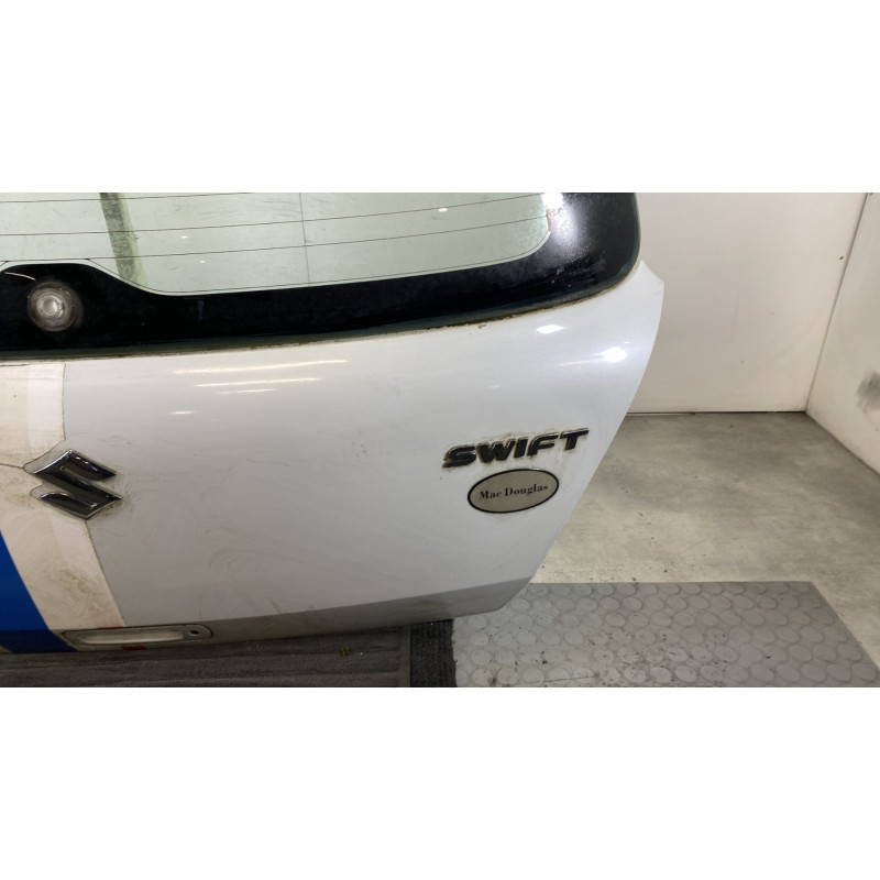 Malle/Hayon arriere SUZUKI SWIFT 3 Photo n°6