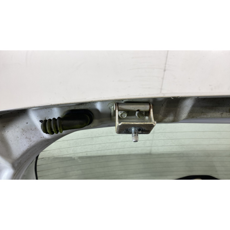 Malle/Hayon arriere SUZUKI SWIFT 3 Photo n°8