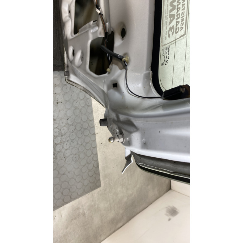 Malle/Hayon arriere SUZUKI SWIFT 3 Photo n°10