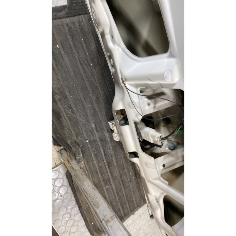Malle/Hayon arriere SUZUKI SWIFT 3 Photo n°12