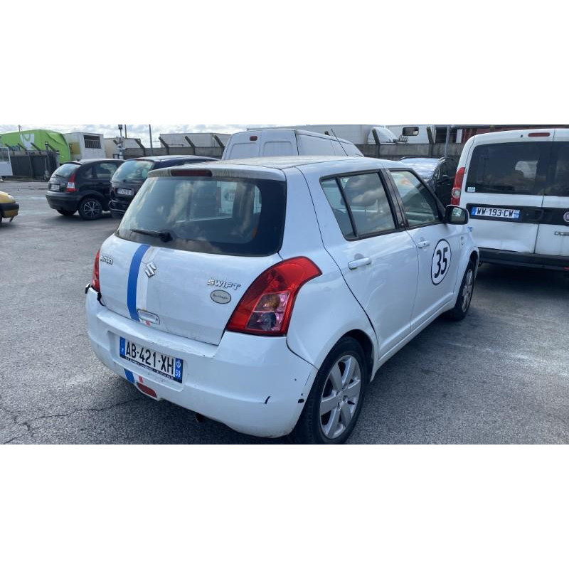 Leve vitre electrique avant gauche SUZUKI SWIFT 3 Photo n°8