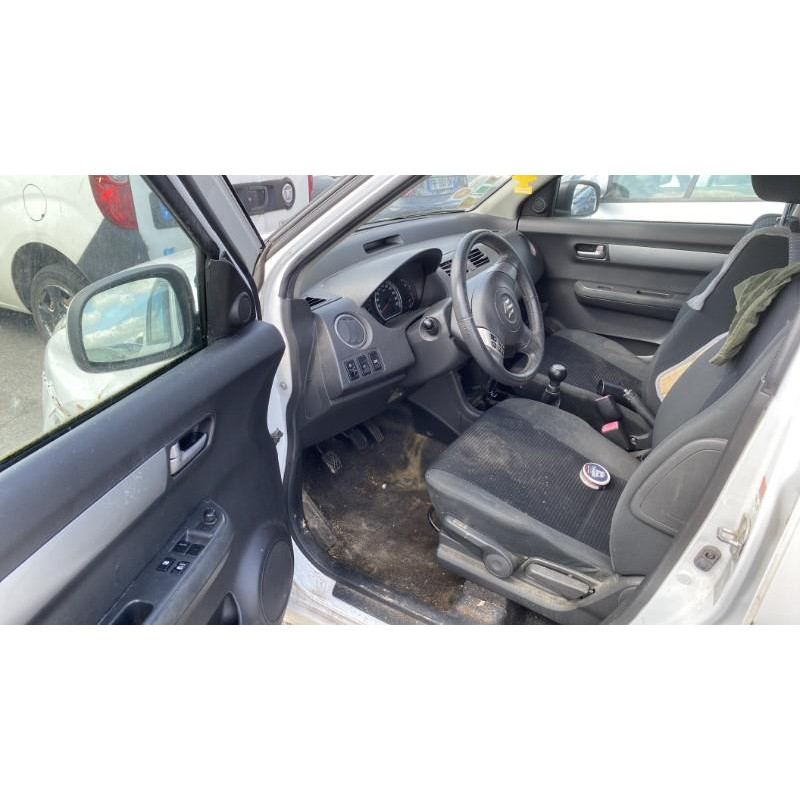 Leve vitre electrique avant gauche SUZUKI SWIFT 3 Photo n°11