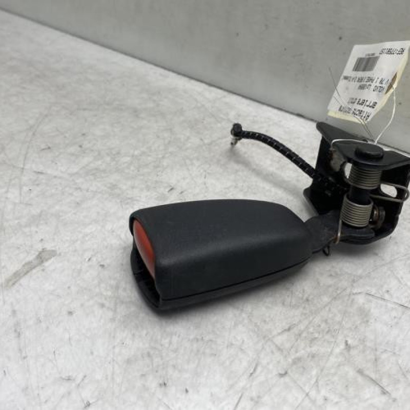Attache ceinture arriere droit VOLVO V 70 1 Photo n°3