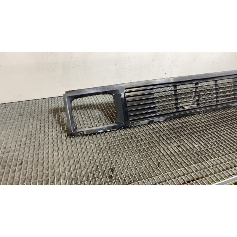 Calandre MERCEDES SERIE L 601 Photo n°2