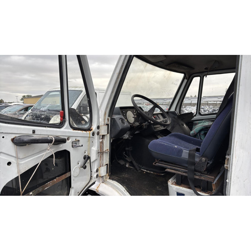Calandre MERCEDES SERIE L 601 Photo n°7
