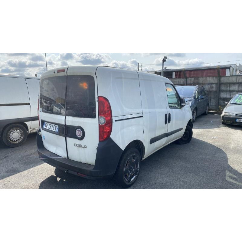 Feu arriere principal droit (feux) FIAT DOBLO 2 Photo n°9
