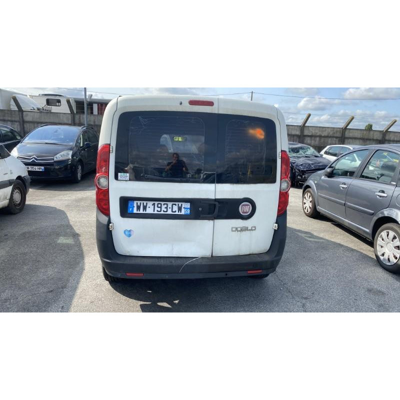 Feu arriere principal gauche (feux) FIAT DOBLO 2 Photo n°17