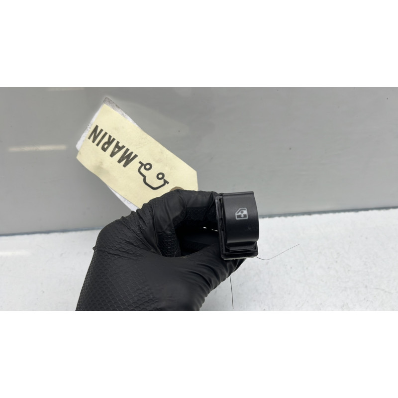 Interrupteur de leve vitre avant droit FIAT DOBLO 2 Photo n°1