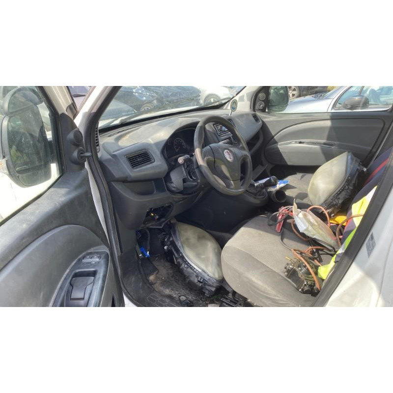 Interrupteur de leve vitre avant droit FIAT DOBLO 2 Photo n°20