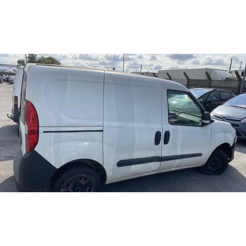 Leve vitre electrique avant gauche FIAT DOBLO 2 Photo n°14