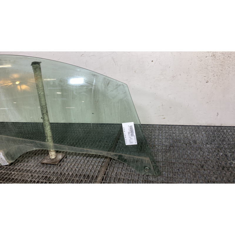 Vitre avant droit PEUGEOT 308 1 Photo n°5