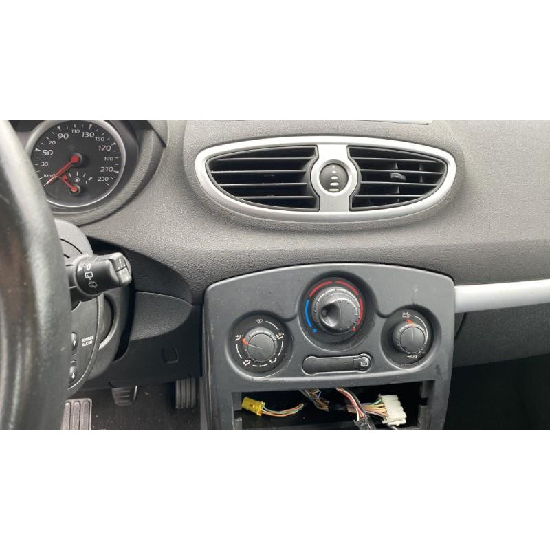 Boitier UCH RENAULT CLIO 3 Photo n°11