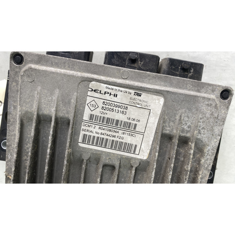 Calculateur moteur RENAULT CLIO 3 Photo n°2