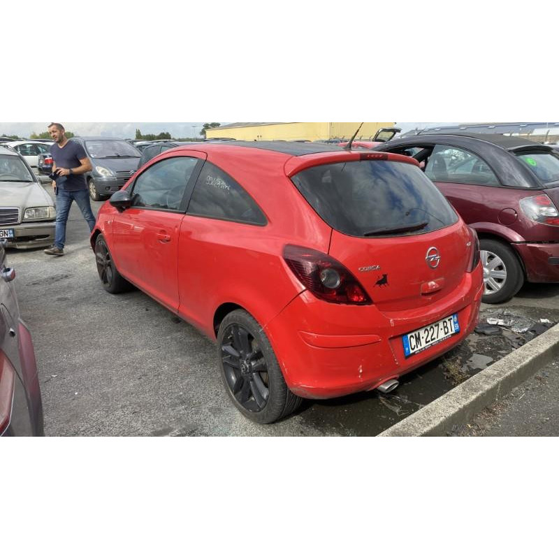 Feu arriere principal droit (feux) OPEL CORSA D Photo n°20