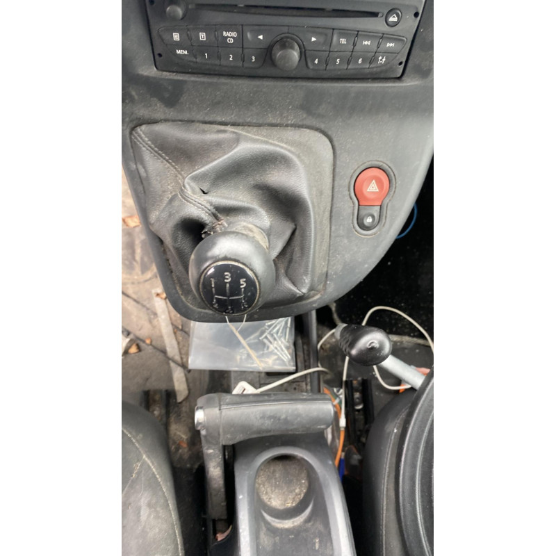 Leve vitre electrique avant gauche RENAULT KANGOO 2 Photo n°13