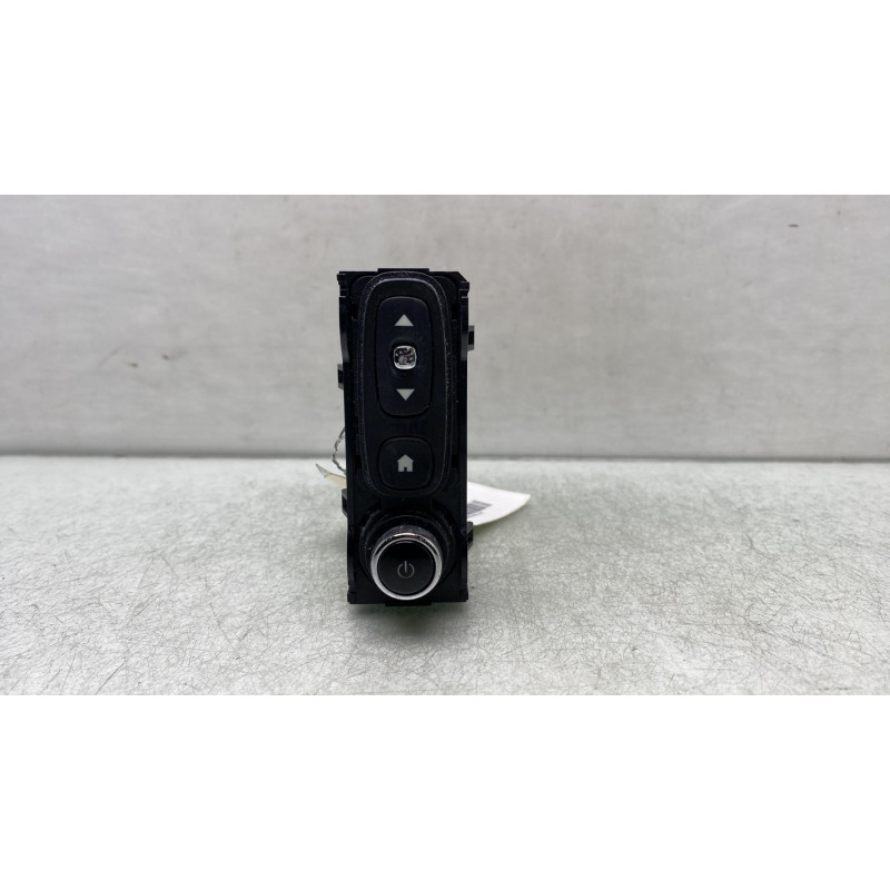 Commande autoradio RENAULT CLIO 4 Photo n°1