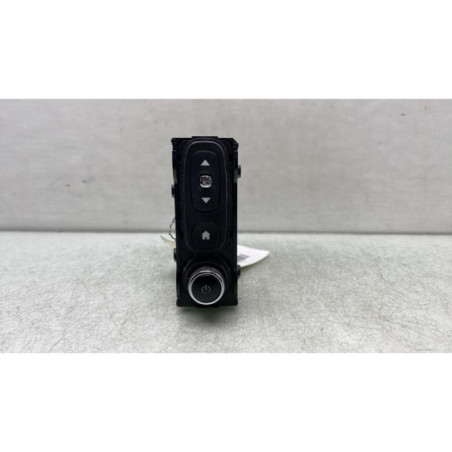 Commande autoradio RENAULT CLIO 4 Photo n°1