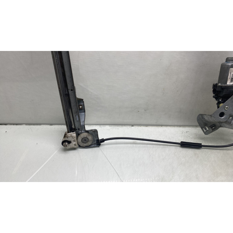 Leve vitre electrique avant gauche RENAULT KANGOO 2 Photo n°2