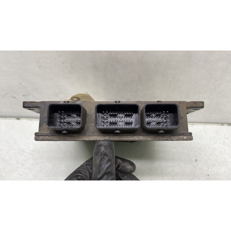 Calculateur moteur RENAULT CLIO 2 Photo n°3