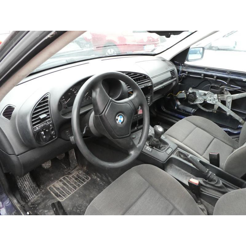 Pare choc arriere BMW SERIE 3 E36 Photo n°7