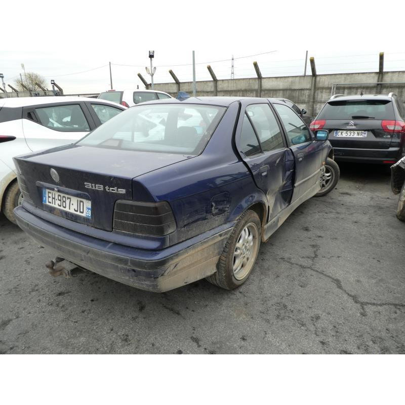 Pare choc arriere BMW SERIE 3 E36 Photo n°9