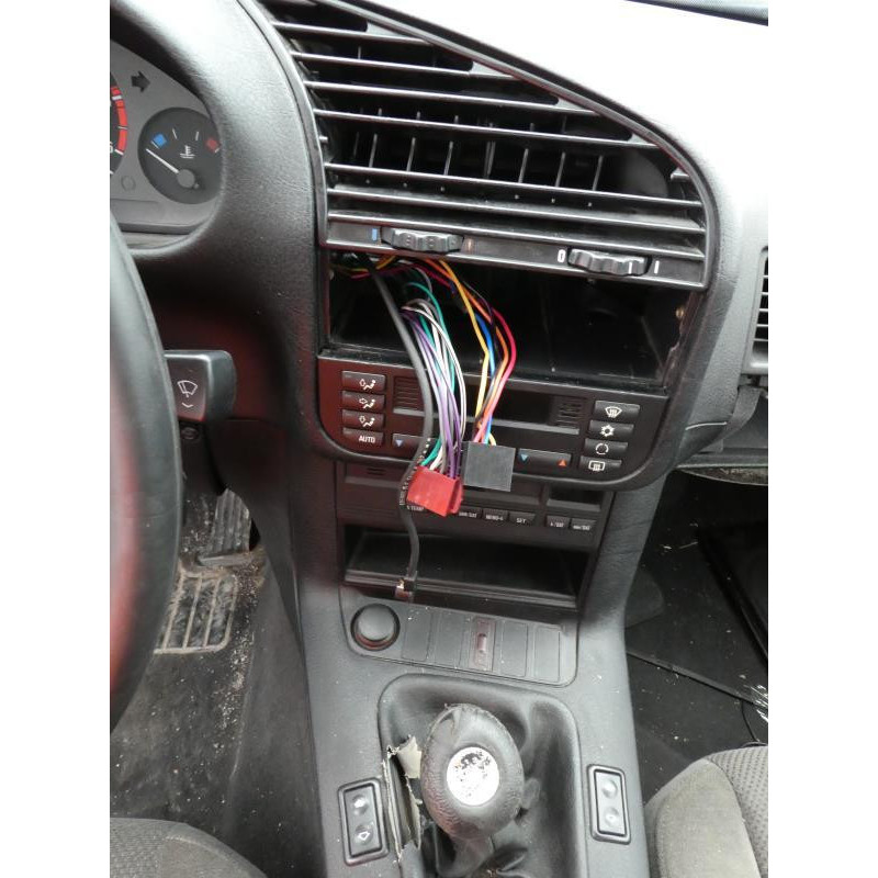 Pare choc arriere BMW SERIE 3 E36 Photo n°12