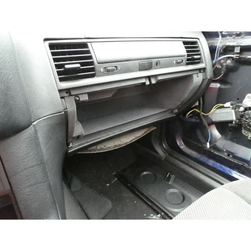 Pare choc arriere BMW SERIE 3 E36 Photo n°15