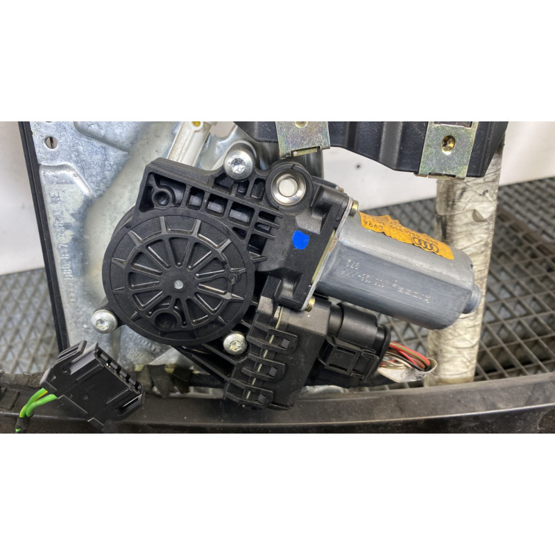Leve vitre electrique avant droit AUDI A4 1 Photo n°3