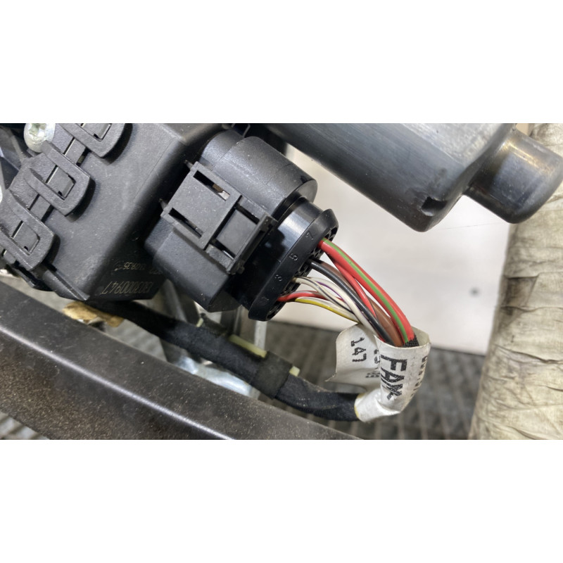 Leve vitre electrique avant droit AUDI A4 1 Photo n°4