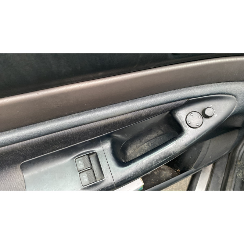 Serrure avant gauche AUDI A4 1 Photo n°11