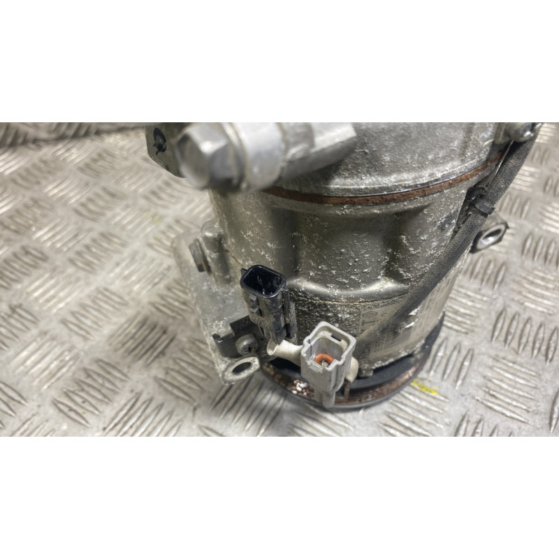 Compresseur clim RENAULT CLIO 4 Photo n°3