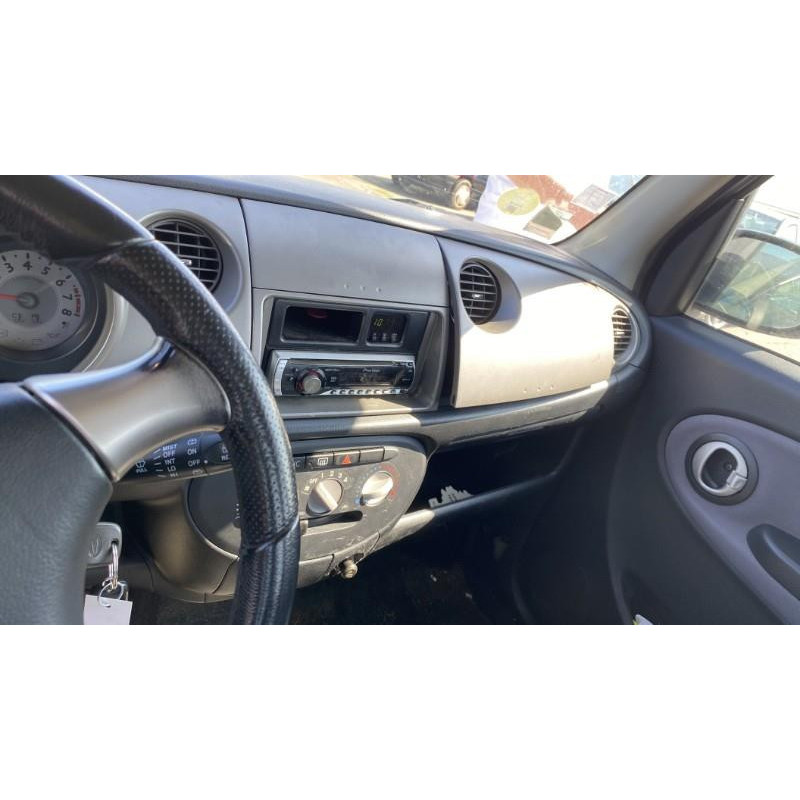 Porte avant droit DAIHATSU TREVIS Photo n°15