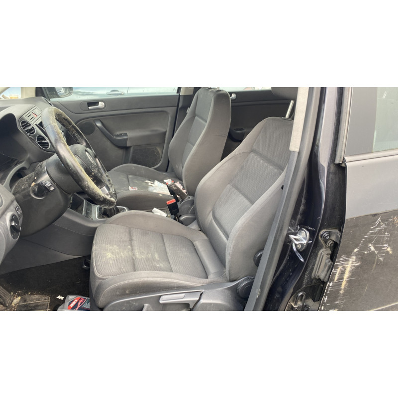 Feu arriere secondaire droit (feux) VOLKSWAGEN GOLF PLUS Photo n°13