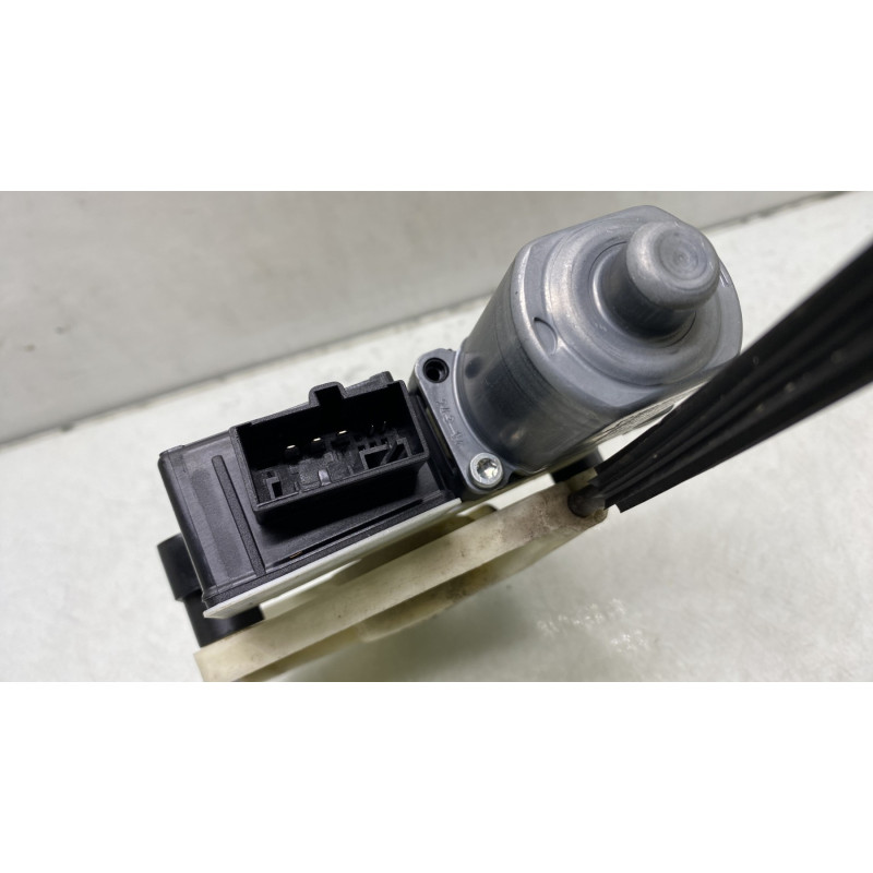 Leve vitre electrique arriere droit SEAT LEON 3 Photo n°4
