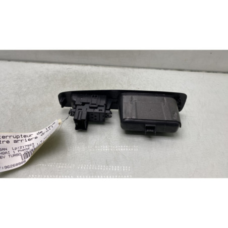 Interrupteur de leve vitre arriere droit NISSAN QASHQAI 1