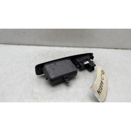 Interrupteur de leve vitre arriere gauche NISSAN QASHQAI 1