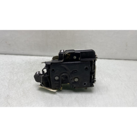 Serrure arriere droit VOLKSWAGEN POLO 3 Photo n°1