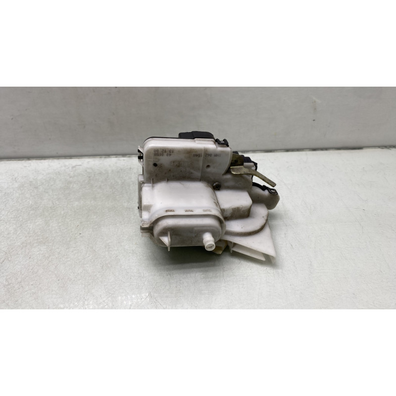 Serrure arriere droit VOLKSWAGEN POLO 3 Photo n°2