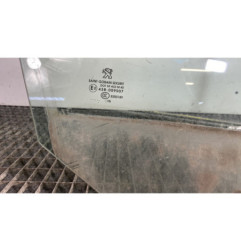 Vitre avant droit PEUGEOT 208 1