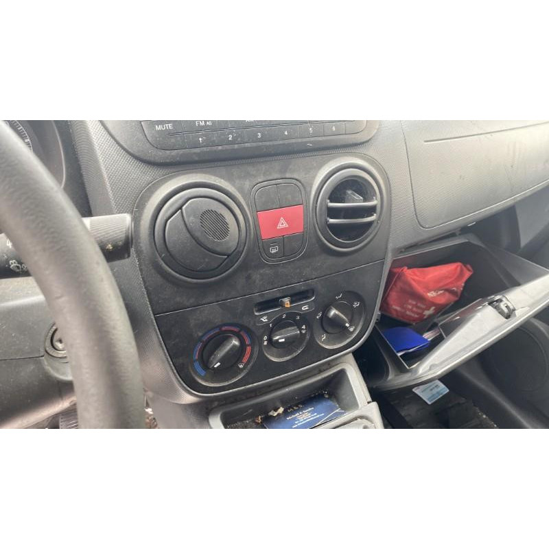 Bouton de warning CITROEN NEMO Photo n°10