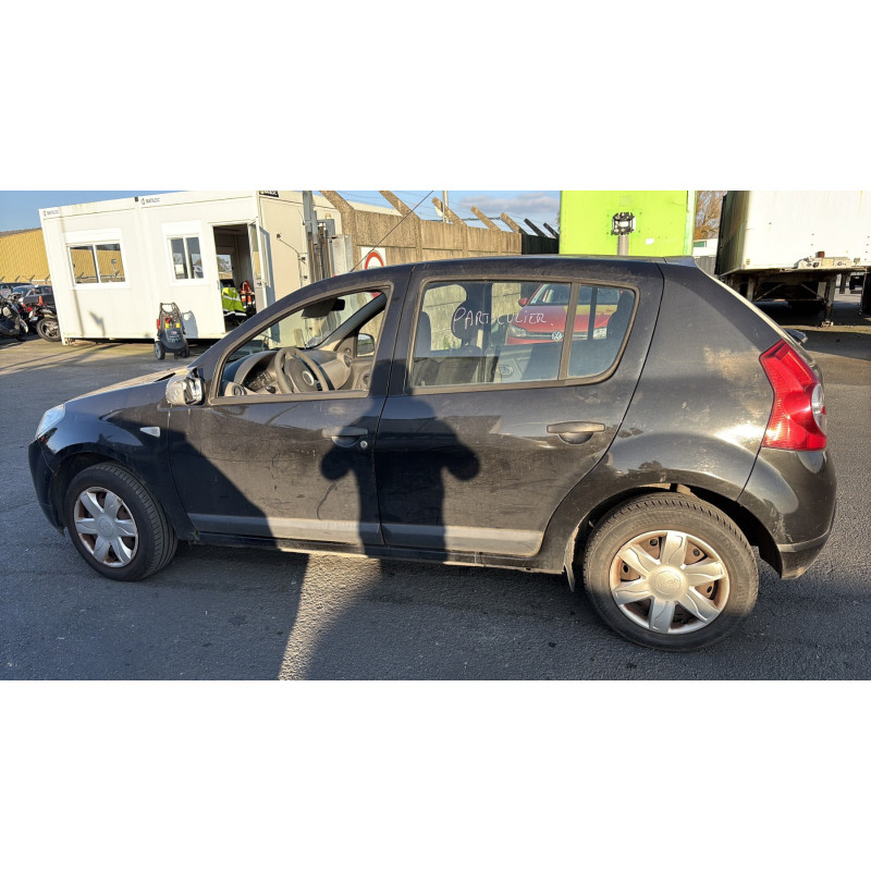 Calandre DACIA SANDERO 1 Photo n°11