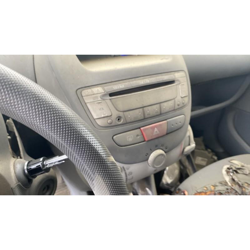 Serrure avant droit PEUGEOT 107 Photo n°8