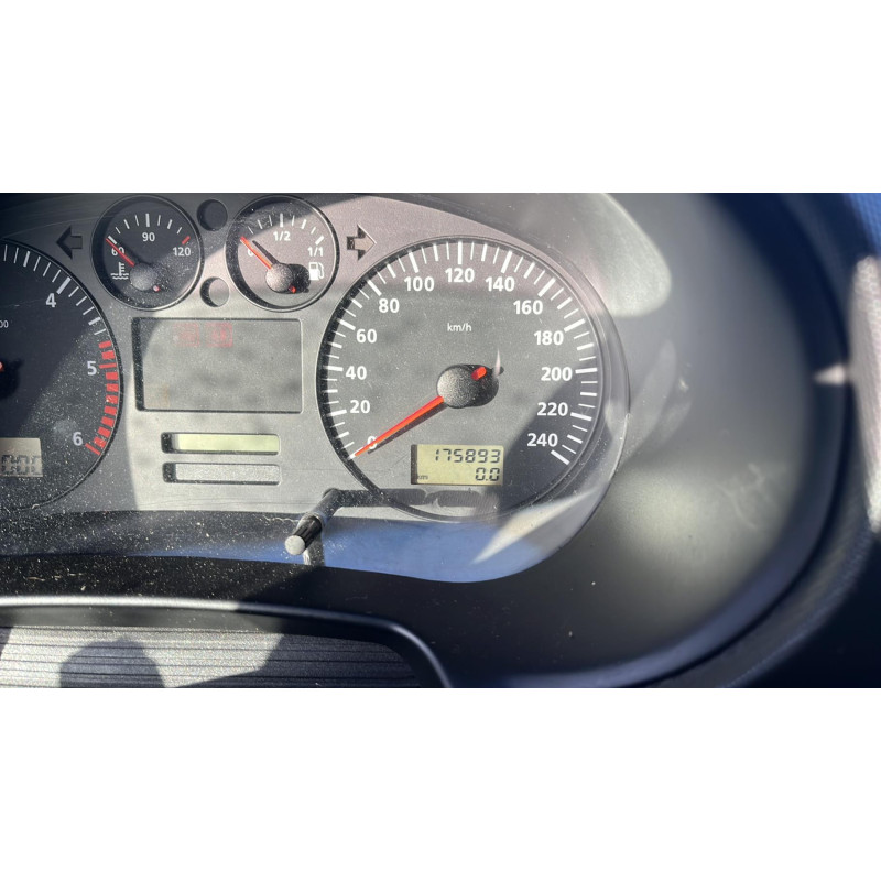 Feu arriere principal gauche (feux) SEAT TOLEDO 2 Photo n°7