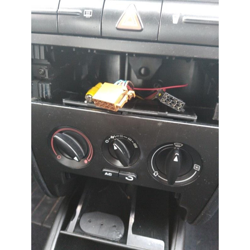 Feu arriere principal gauche (feux) SEAT TOLEDO 2 Photo n°12
