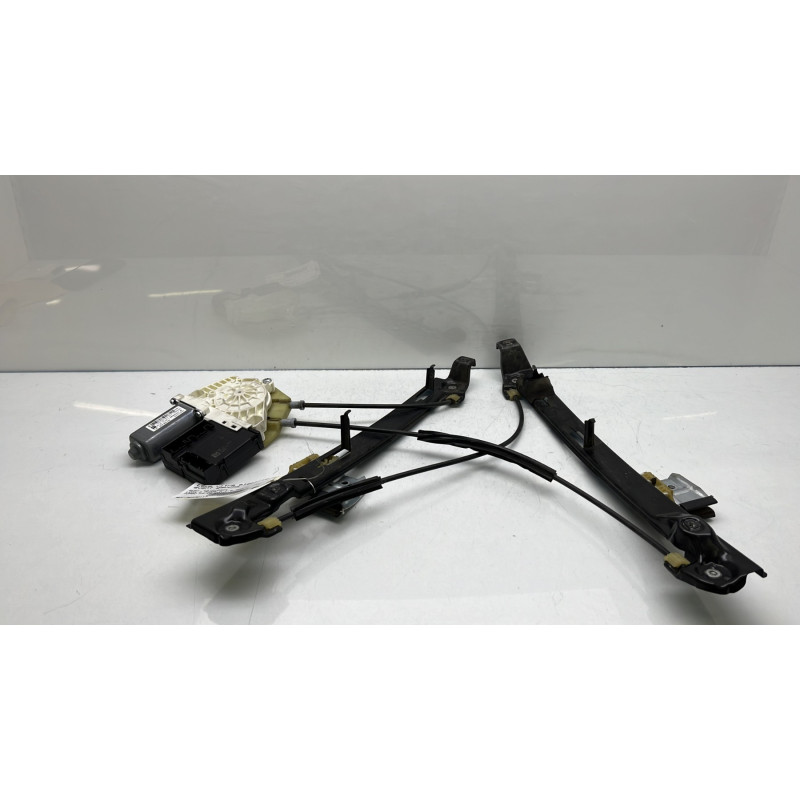 Leve vitre electrique avant gauche SEAT LEON 2 Photo n°1