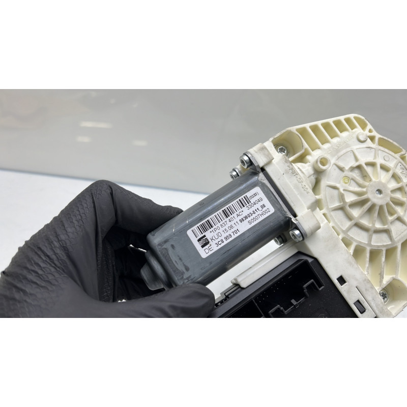 Leve vitre electrique avant gauche SEAT LEON 2 Photo n°7
