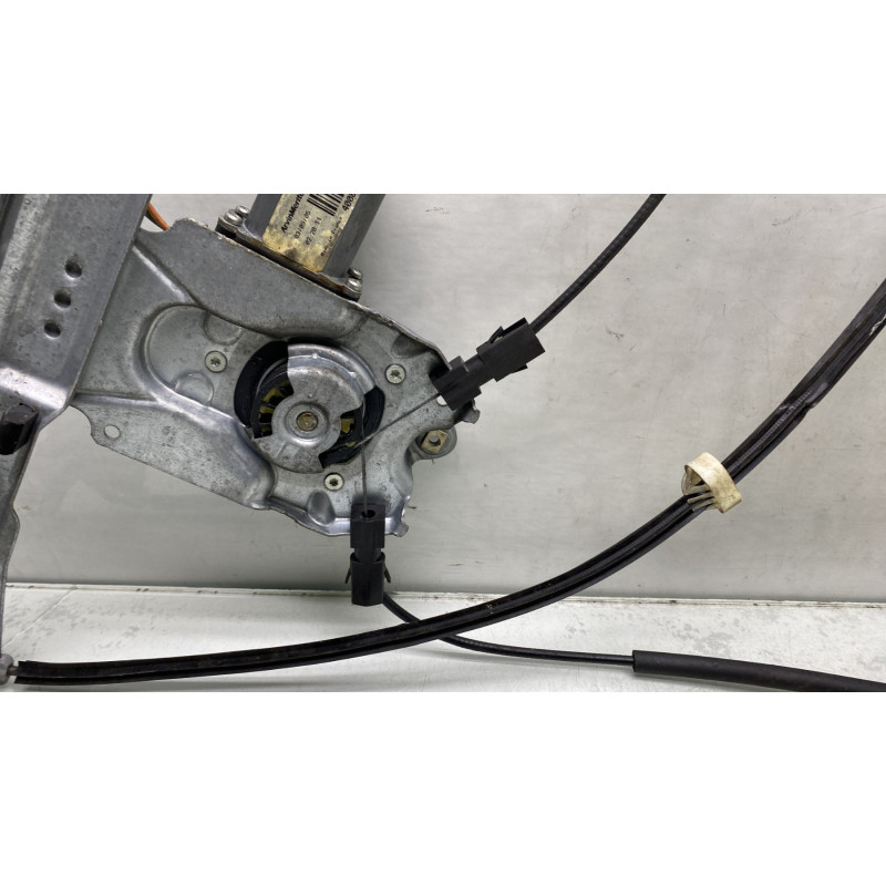 Leve vitre electrique avant droit RENAULT CLIO 3 Photo n°5