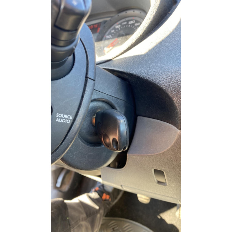 Fermeture de capot RENAULT CLIO 3 Photo n°4