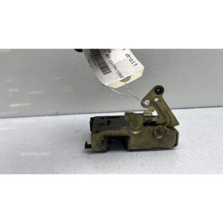 Serrure avant droit PEUGEOT 309